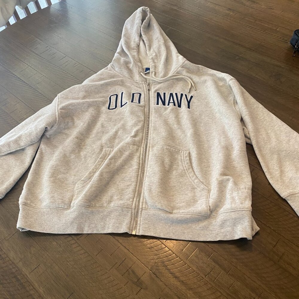 Old Navy zip up sweater. Womens size Large.